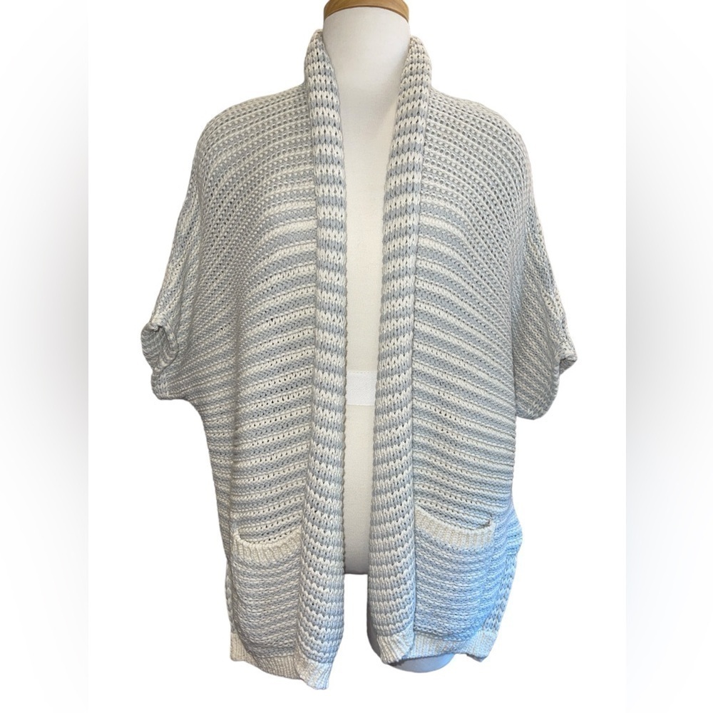 Madewell Women's Cardigan Size S Gray & White Short Sleeve Front Pockets